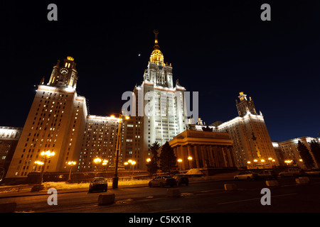 Lomonosov Moscow State Hauptgebäude der Universität in der Nacht Stockfoto