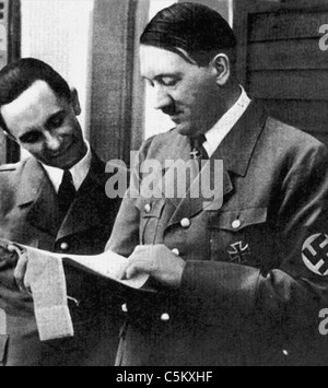 Joseph Goebbels deutscher Kriegs-Minister von Propaganda mit Adolf Hitler aus dem Archiv des Pressedienstes Portrait Stockfoto