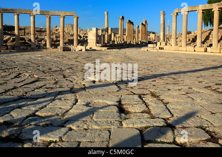 Ovale Forum, antike Gerasa (2.-6. Jahrhundert), UNESCO-Weltkulturerbe, Jerash, Jordanien Stockfoto
