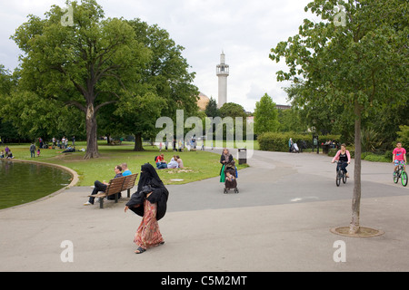 Ein Blick auf die London Central Mosque Regents Park in London. Stockfoto