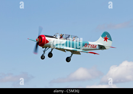 Yak-52 reg G-TYAK, jakowlew 52, in Breighton Stockfoto