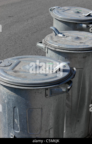Mülltonnen Stockfoto