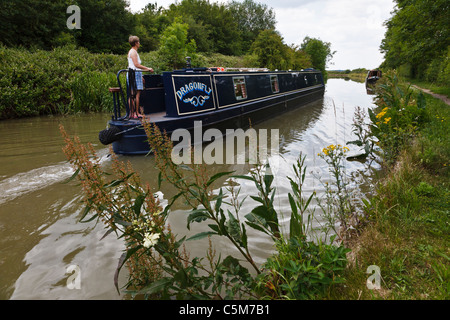 Kreuzfahrt auf der Oxford Canal/Grand Union Canal in der Nähe von Braunston, Northamptonshire Stockfoto