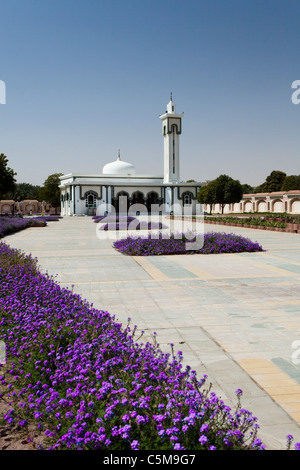 Eine kleine Moschee in der Innenstadt von Al Ain, Vereinigte Arabische Emirate, Persischer Golf. Stockfoto