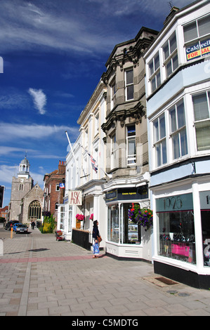 St. Thomas Kirche und hohe Straße, Lymington, neue Forstrevier, Hampshire, England, Vereinigtes Königreich Stockfoto