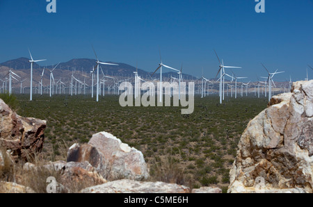 Mojave, Kalifornien - Windkraftanlagen in den Tehachapi Pass. Stockfoto