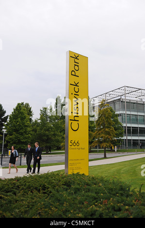 Chiswick Park ein neues Büro- und Geschäftshaus Park in Chiswick West London UK Stockfoto