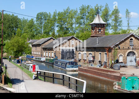 Grand Union Canal an der Bulbourne, in der Nähe von Tring, Hertfordshire, UK Stockfoto