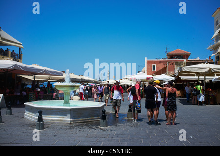 Wasser-Brunnen in der Nähe der venezianischen Hafen Chania Kreta Stockfoto