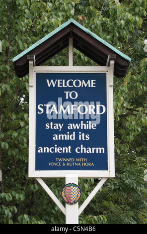 Eine "Willkommen in Stamford" unterzeichnen am Rande der Lincolnshire Stamford, UK. Stockfoto