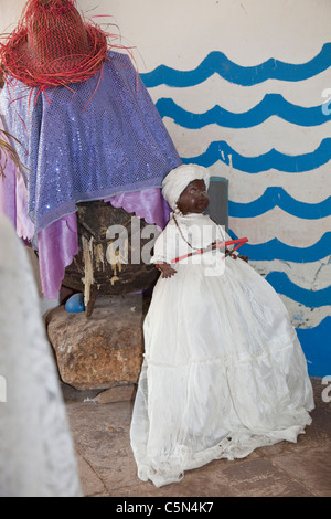 Kuba, Trinidad. Yemalla Schrein, Templo de Yemalla, Yoruba Orisha, Beschützer der Kinder, Ozean, Wasser, Fisch darstellt. Stockfoto