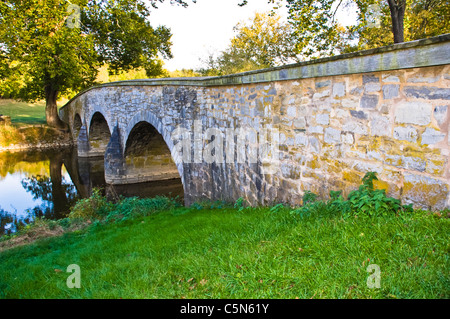 Burnsides Bridge ist ein Wahrzeichen auf der Antietam National Battlefield nahe Sharpsburg, Maryland. Stockfoto