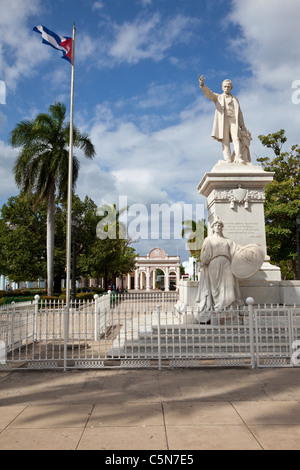 Kuba, Cienfuegos. Statue von Jose Marti in Parque Marti, Stadtpark. Stockfoto