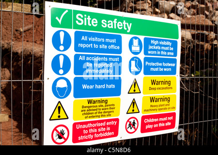 Website Sicherheitszeichen auf einer Baustelle in Nottingham England UK Stockfoto