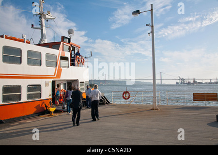 Fähre, Lissabon Barbour Stockfoto