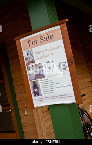 Öko-Haus-Verkauf in Findhorn Foundation, Schottland Stockfoto