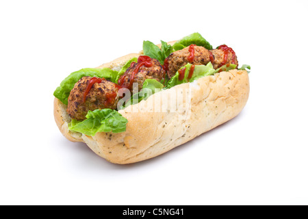 Frikadelle Sub Sandwich aus niedrigen Perspektive isoliert auf weiss. Stockfoto