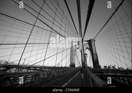USA, New York City, Brooklyn Bridge, Brooklyn mit Manhattan verbindet, über den East River Stockfoto