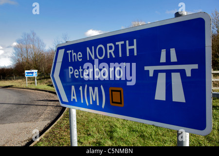 Blaue Autobahn Zeichen der A1M Stockfoto