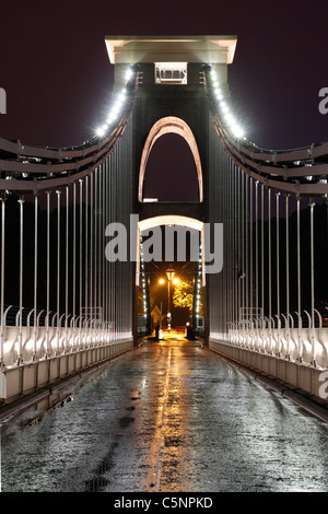 Clifton Suspension Bridge bei Nacht beleuchtet.  Bristol, Juli 2011. Stockfoto