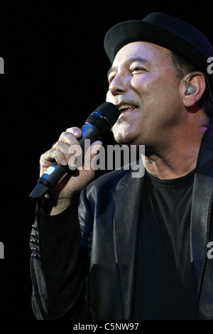 Ruben Blades, legendären Salsa-Sänger und Songwriter aus Panama, die bei einem Konzert zu spielen. Stockfoto