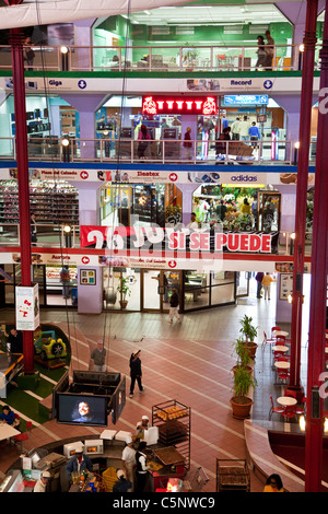 Kuba, Havanna. Einkaufszentrum von Plaza Carlos III. Stockfoto