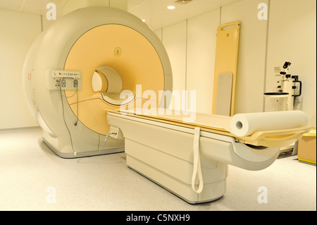 Magnet-Resonanz-Tomographie Ausrüstung im Gesundheitswesen Struktur Stockfoto
