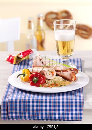 Meat Loaf Brötchen gefüllt mit sauerkraut Stockfoto