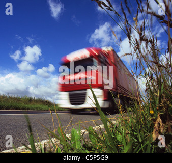 Würmer Augen-Blick auf LKW an Land Straße Großbritannien unterwegs Stockfoto