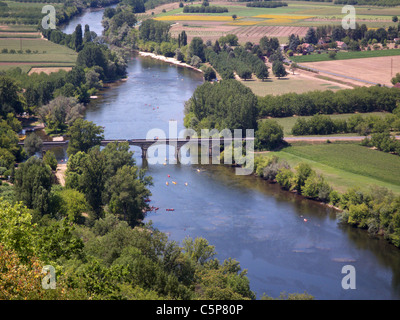 Domme Stadt. Dordogne. Frankreich. Eines der schönsten Dörfer Frankreichs mehrere. Genauer Blick auf die malerische Brücke. Stockfoto