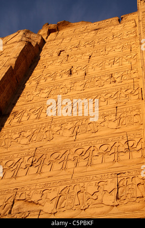 Kom Ombo Tempel - südlich von Ägypten - Wand des Pylons Stockfoto