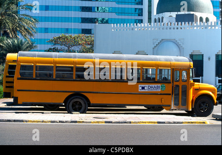Abu Dhabi VAE Schulbus Stockfoto
