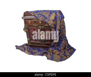 Kleine antike Holzkiste Stockfoto, Bild: 135782099 - Alamy