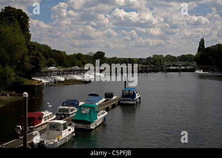 Teddington Lock Fluss Themse Teddington Middlesex england Stockfoto