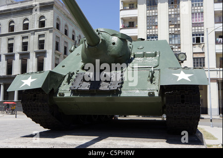 Die SU-100 Tank, dass Fidel Castro den Sieg in der Schweinebucht-Invasion gerichtet. Außerhalb des Museums der Revolution, Havanna Stockfoto