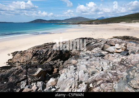 Die Insel z. gesehen über Traigh Iar Strand auf South Harris in den äußeren Hebriden. Stockfoto