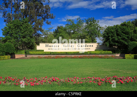 Hunter Valley Gardens, Pokolbin, Hunter Valley, New South Wales, Australien. Melden Sie sich am Eingang. Stockfoto