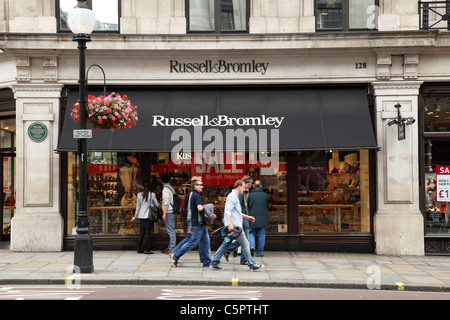 Russell & Bromley Schuhgeschäft auf Regent Street, London, England, Vereinigtes Königreich Stockfoto