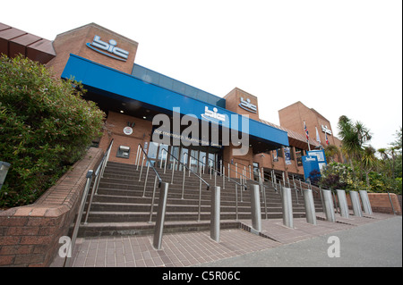 Eine Ansicht von Bournemouth International Centre (BIC), Dorset, legen Sie gegen bedecktem Himmel. Stockfoto