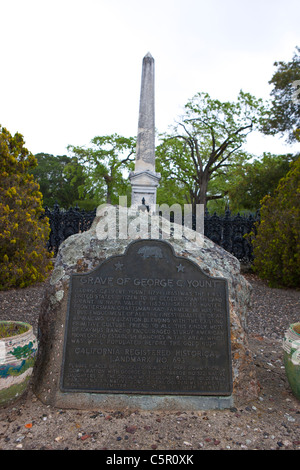 California historischen Marker und Grabstein markiert das Grab des George C. Yount, Yountville, Kalifornien, USA Stockfoto