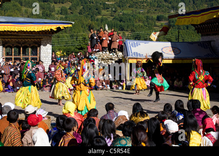 Tsechu im Jampa Lhakhang Drup, Choskhor Tal, Bhumthang. Bhutan. Stockfoto