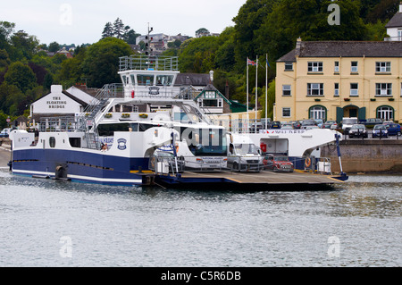 Höheren Fähre - Hauptträger Fähre über den Fluss Dart zwischen Dartmouth und Kingswear, Devon, England Stockfoto