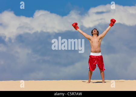 Boxer feiert am Anfang der Welt. Stockfoto