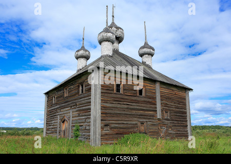 Hölzerne Kirche der Verklärung (1679), Izhma, Archangelsk (Archangelsk) Region, Russland Stockfoto