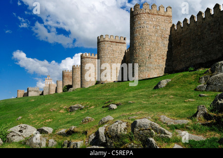 Europa, Spanien, Kastilien und Leon, Avila, Ansicht der mittelalterlichen Stadtmauer Stockfoto