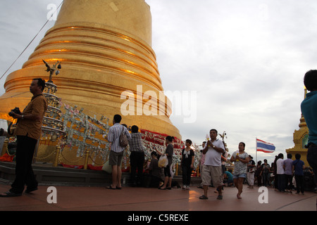 Thailändischen buddhistischen Fastenzeit im goldenen Berg in Bangkok Stockfoto