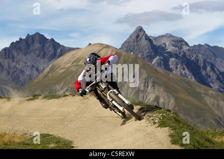 Italien, Livigno, Ansicht des Mannes Freeride Mountain Bike downhill Stockfoto