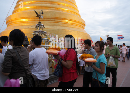 Thailändischen buddhistischen Fastenzeit im goldenen Berg in Bangkok Stockfoto