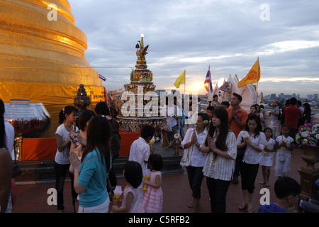 Thailändischen buddhistischen Fastenzeit im goldenen Berg in Bangkok Stockfoto