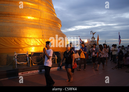 Thailändischen buddhistischen Fastenzeit im goldenen Berg in Bangkok Stockfoto